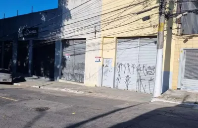 Galpão espaçoso com 124m² para locação em localização estratégica!