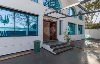 Sala comercial com 15 salas para alugar na Avenida Lineu de Paula Machado, 1162, Jardim Everest, São Paulo