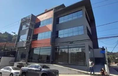 Alugue ponto comercial moderno de 100m2 no centro de caieiras