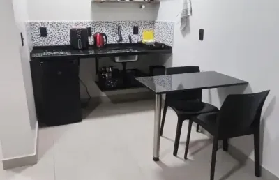 Locação kitinete (luz, água, internet e iptu) incluso - 1 pessoa / bairro dos estados