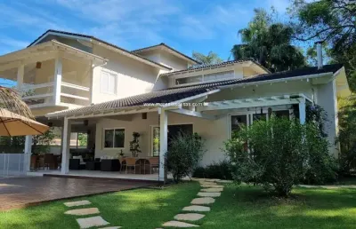 Linda casa para locação - reveillon - piscina privativa - 12 pessoas
