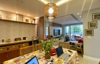 Apartamento de 2 quartos, 1 suíte ,dependência, varanda e vaga.