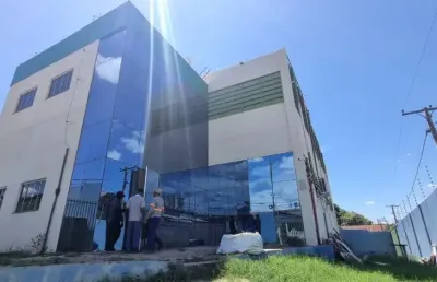 Alugo - armazém de 1200m² próximo av miguel sutil em cuiabá - mt
