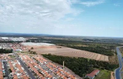 Vendo – área com frente para av. palmiro paes de barros – cuiabá/mt