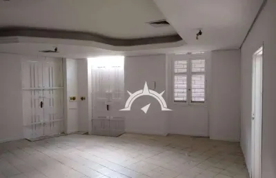 Casa comercial com 3 salas para alugar na Avenida Cristóvão Colombo, 9, Floresta, Porto Alegre