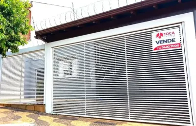 Casa com 3 quartos à venda na Rua Mato Grosso, 20780, Marília, Marília