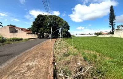 Terreno à venda na Rua Caiçara, 90, Alto Cafezal, Marília
