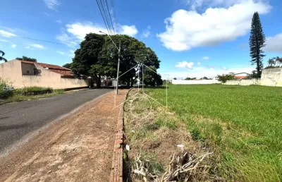 Terreno à venda na Rua Caiçara, 95, Alto Cafezal, Marília