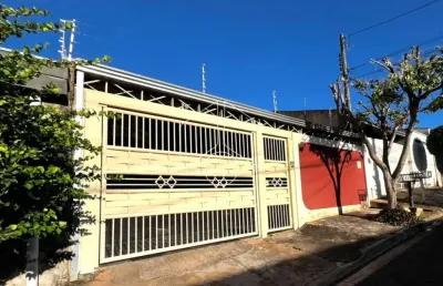 Casa com 4 quartos à venda na Rua José Rodrigues Dias, 0, 10197, Conjunto Habitacional Vila dos Comerciários II, Marília