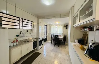 Casa com 3 quartos à venda na Rua Paulo Centrone, 10666, Jardim América, Marília