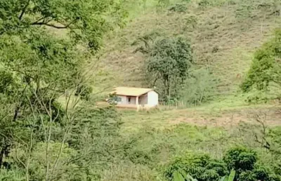 Sítio com nascentes e bela paisagem em  monteiro lobato/sp