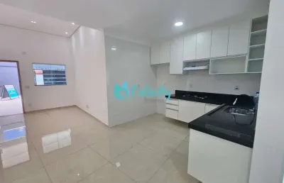 Casa térrea com 3 dormitórios, 1 suíte, 115m2 na chácara inglesa.