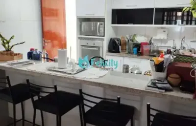 Casa com 2 dorms, 1 suíte, 2 vagas, 158m2 no pq. são domingos