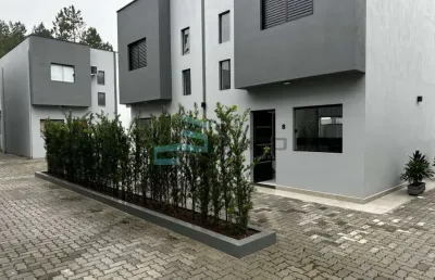 Casa em condomínio fechado com 2 quartos à venda na rua dois, 60, balneário copacabana, caraguatatuba, 100 m2 por r$ 439.000