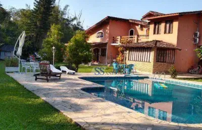 Imóvel com estrutura para pousada, ideal para quem quer investir na praia