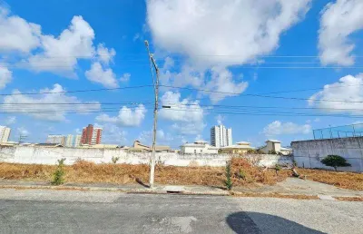 Terreno à venda na Rua João Carvalho de Aragão, 100, Atalaia, Aracaju