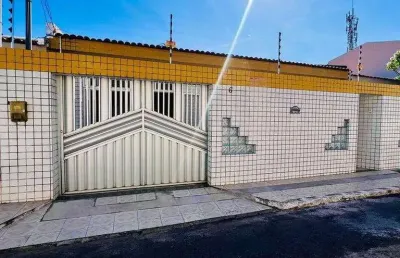 Casa com 3 quartos à venda na Rua Alcíno Alves Oliveira, 10, Luzia, Aracaju