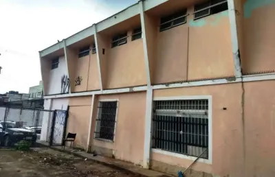 Prédio para alugar, 500 m² área construída  sendo que  na parte  inferior  com 3 salas , recepção e