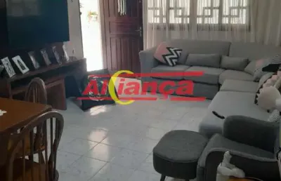 Sobrado para alugar com 4 quartos sendo 1 suíte e 2 vagas, jd. santa mena - por r$ 4.000,00