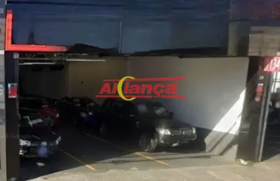 Salão para alugar,367 m² área total, sendo 236 m² de salão térreo, 36 m² mezanino com 1 banheiro,