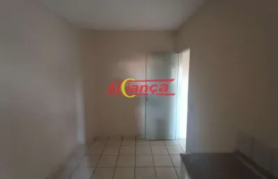 Casa estilo kitnet para alugar, 35 m² - cocaia, por  1.000,00