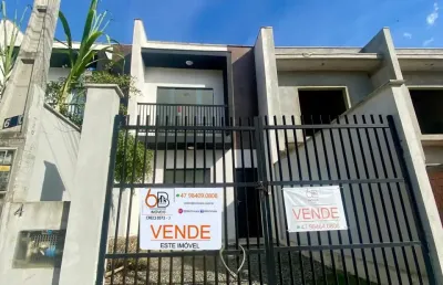 Casa com 2 quartos à venda na Rua Campo Mourão, Petrópolis, Joinville