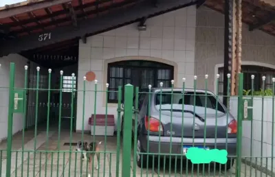 Casa avenda    na  praia   grande   com 119 metros    com   2 dormitorios  3 vagas    e quital com churrasqueira