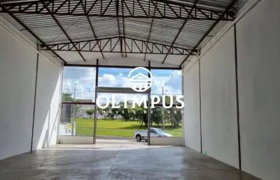 Excelente galpão de 300m² que pode ser revestido para loja.