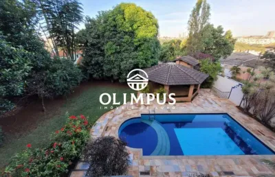 Belíssima casa de luxo, estilo sobrado, no bairro cidade jardim.