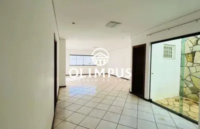 Casa com 5 quartos à venda no Jardim Karaíba, Uberlândia 