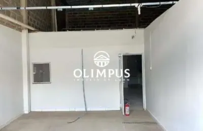 Galpão em avenida comercial, excelente para diversos fins.