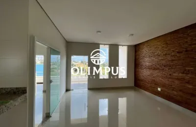 Belíssima casa de 250m² cm excelente localização, dispondo de ótimo acabamento.