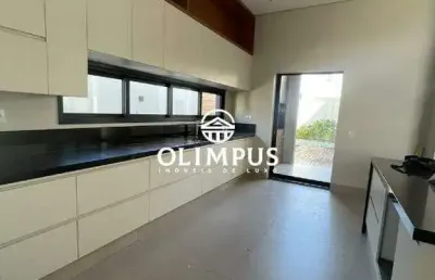 Belíssimo sobrado de 469,26m² localizado no condomínio golden village, dispondo de excelente acabamento.