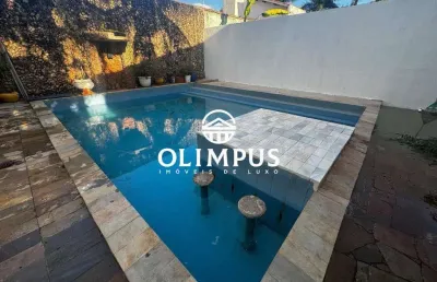 Casa sobrado com área de 550m2 em um excelente bairro