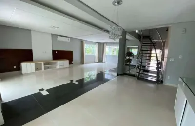 Belíssima casa de luxo, estilo sobrado, no condomínio paradiso ecológico.
