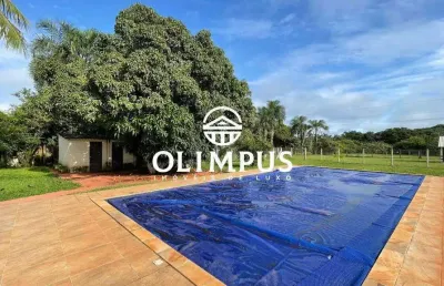 Propriedade exclusiva com duas residências, piscina aquecida e ampla infraestrutura no condomínio morada do sol