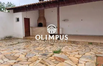 Casa com 3 quartos para alugar no Jardim Karaíba, Uberlândia 