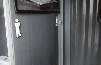 Terreno com 4 containers, com 14,64m² cada um,  adaptados com cozinha, depósito com 10m²,  expedição, sala de higienização, copa, escritório e wcs. excelente localização.