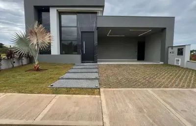 Casa semi mobiliada  - casa  com 3 suítes + escritório, sala de estar com pé direito duplo, sala de jantar, cozinha americana integrada, lavabo, área de serviço, escritório, wc piscina, despensa, espa
