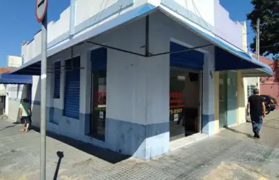 Salão comercial à venda no centro de indaiatuba-sp: 3 salas, 3 banheiros, 3 vagas de garagem, 171,86 m²!
