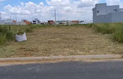 Terreno com 150,00m², plaino. loteamento novo. excelente localização