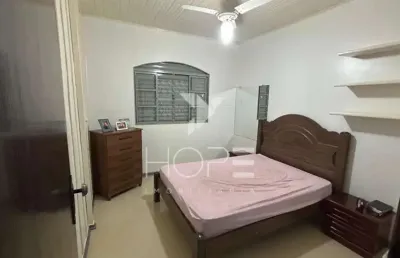 Casa com 3 quartos à venda no Califórnia, Londrina 