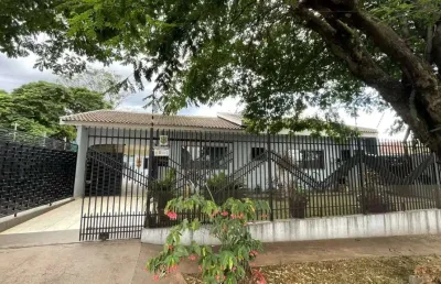 Casa com 3 quartos à venda na Rua Pioneira Ondina Becker Vargas, 657, Conjunto Habitacional Requião, Maringá