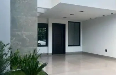 Casa com 2 quartos à venda na Rua Vereador José Mário Hauari, 584, Jardim Monte Rei, Maringá