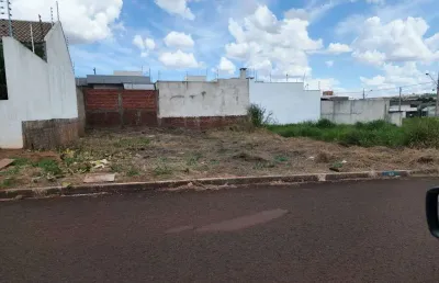 Terreno à venda na Rua Vicente Rodrigues da Silva, 589, Jardim Munique, Maringá