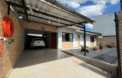 Casa com 3 quartos à venda na Rua Vereador Arlindo Planas, 1886, Vila Santa Izabel, Maringá