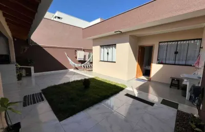Casa com 3 quartos à venda na Rua Vicente Rodrigues da Silva, 747, Jardim Munique, Maringá