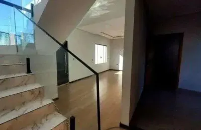 Casa com 3 quartos à venda na Rua Pioneiro Teodoro Negri, 602, Residencial Arezzo, Maringá