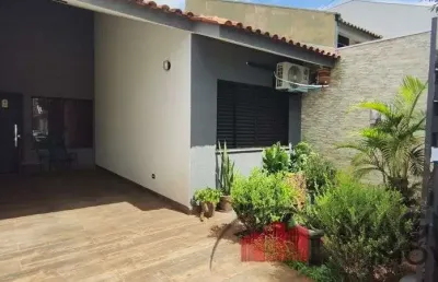 Casa com 3 quartos à venda na Rua Emílio Sbrana, 501, Jardim Dias I, Maringá