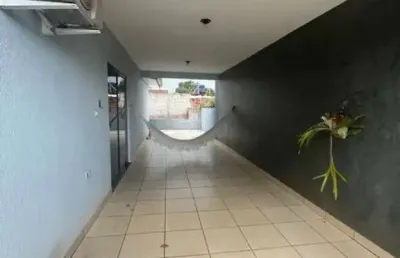 Casa com 3 quartos à venda na Rua Eloy Victor de Melo, 487, Conjunto Habitacional Requião, Maringá
